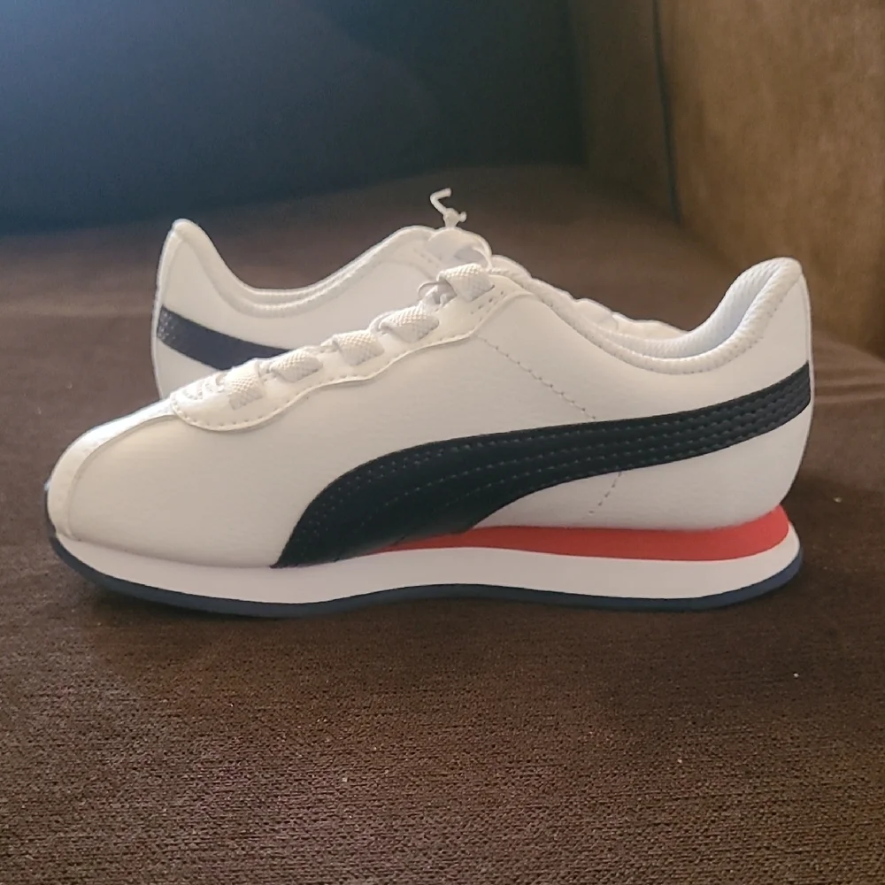 Unisex Kids White, Blue, and Red Slip-on Puma Low-Top Sneakers - Size 11 - Picture 5 of 10